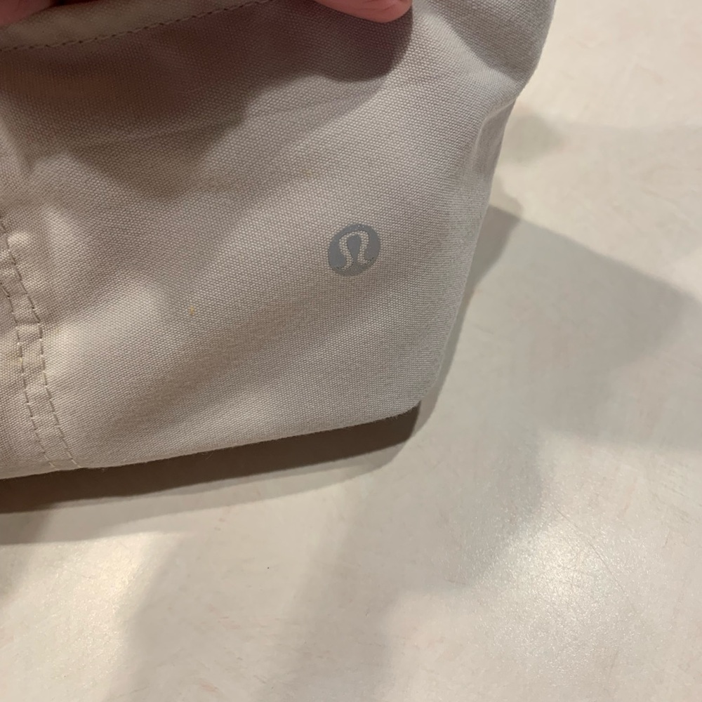 lululemon athletica Cream Lunch Bag - Picture 3 of 9